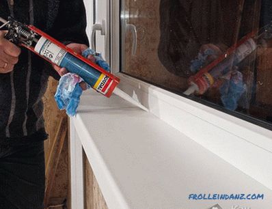 Како да вметнете пластични прозорци