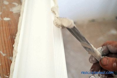 Како да се лепи на таванот столбната плоча