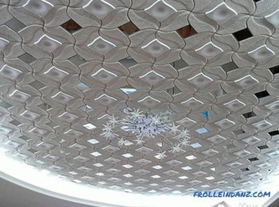 Како да лепи тавански плочки - начини на лепење на таванот + слика