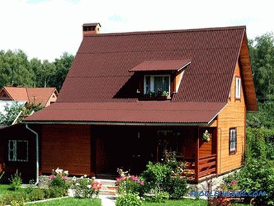 Што е подобар метал или ондулин за покривот на приватна куќа