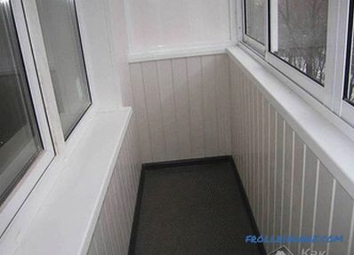Како да направите балкон на станот со свои раце (внатре и надвор) + слика