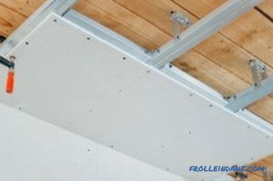 Поправка на таванот во дрвена куќа со свои раце (фото и видео)