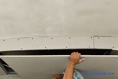Како да направите таванот со два нивоа со свои раце