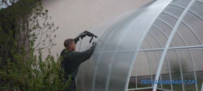 Како да изберете поликарбонат за стаклена градина со оглед на сите параметри + Видео