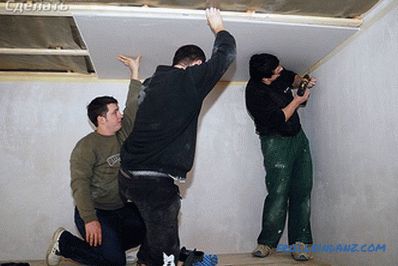 Како да се поправи drywall до таванот