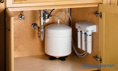 Како да одберете филтер за вода под мијалникот: откријте ги сите тајни