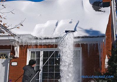 Како да го отстраните снегот од покривот со свои раце
